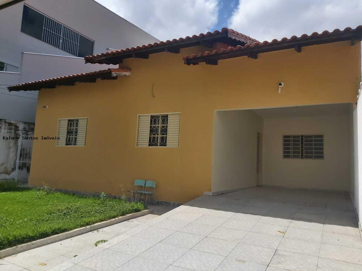 Casa à venda com 3 quartos - Foto 1