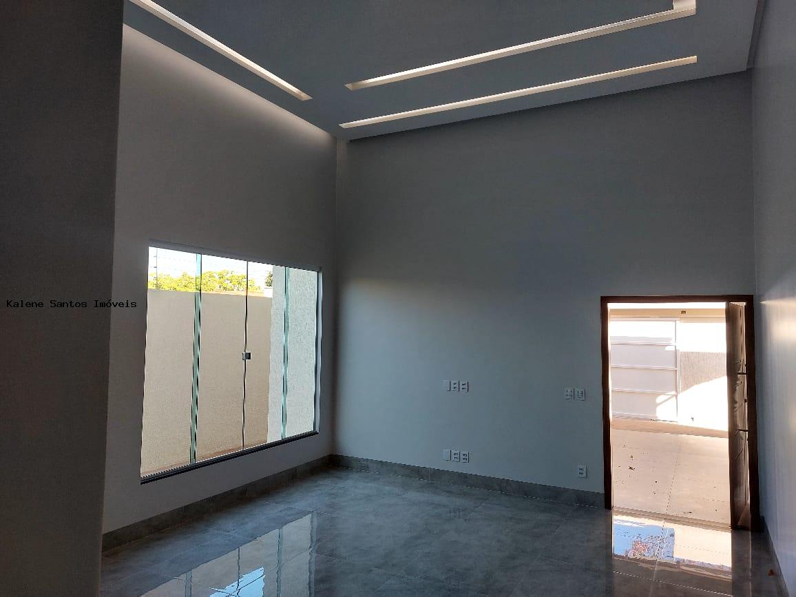 Casa à venda com 3 quartos, 340m² - Foto 2