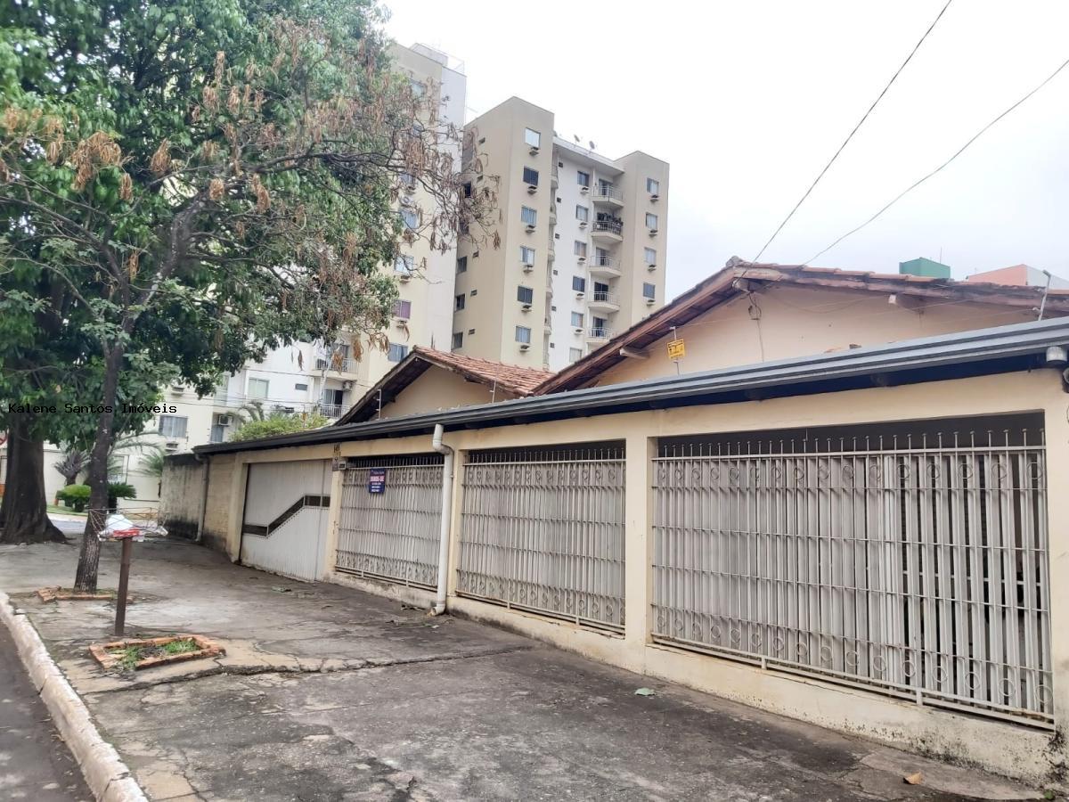 Casa à venda com 3 quartos, 250m² - Foto 1