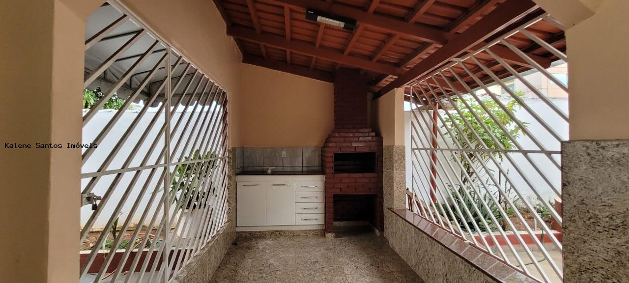 Casa à venda com 3 quartos, 360m² - Foto 4