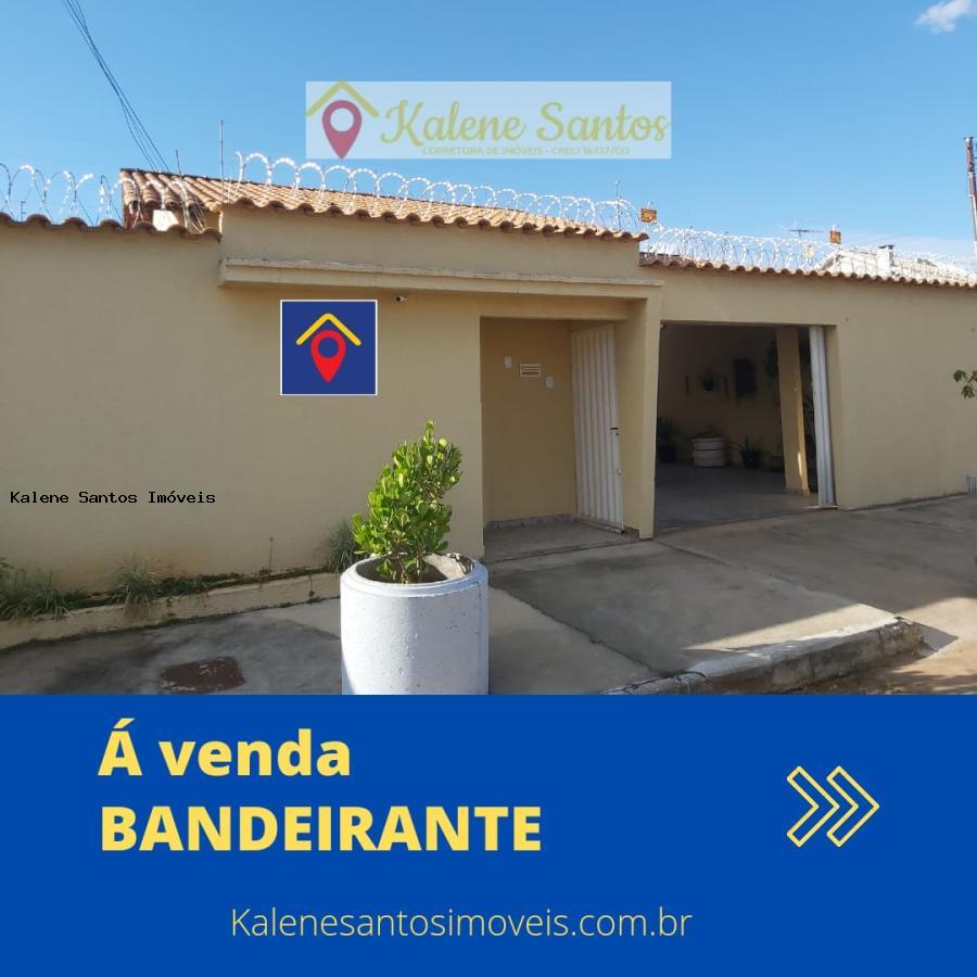 Casa à venda com 3 quartos, 250m² - Foto 1