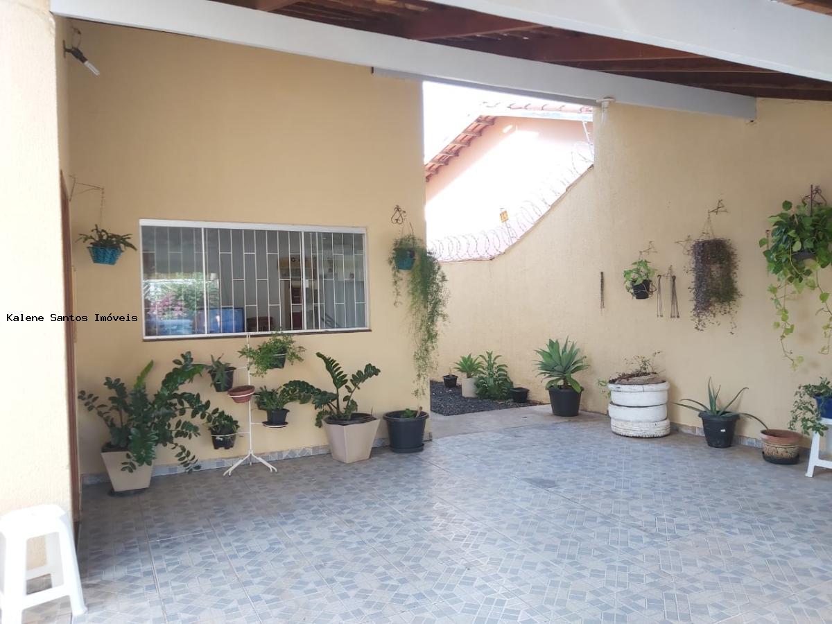 Casa à venda com 3 quartos, 250m² - Foto 2