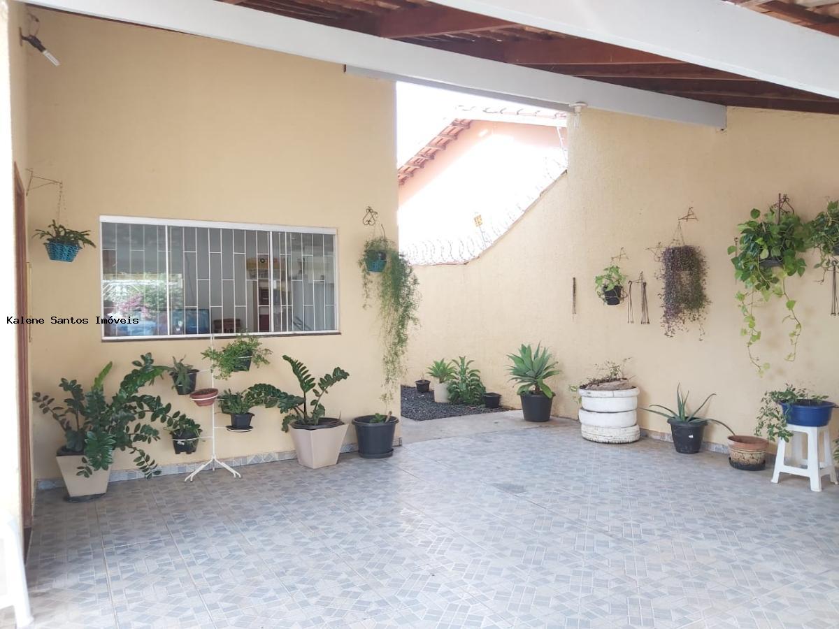 Casa à venda com 3 quartos, 250m² - Foto 3