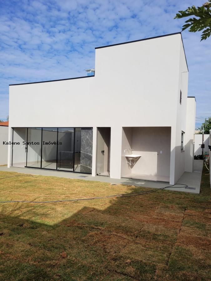 Casa à venda com 3 quartos, 360m² - Foto 2