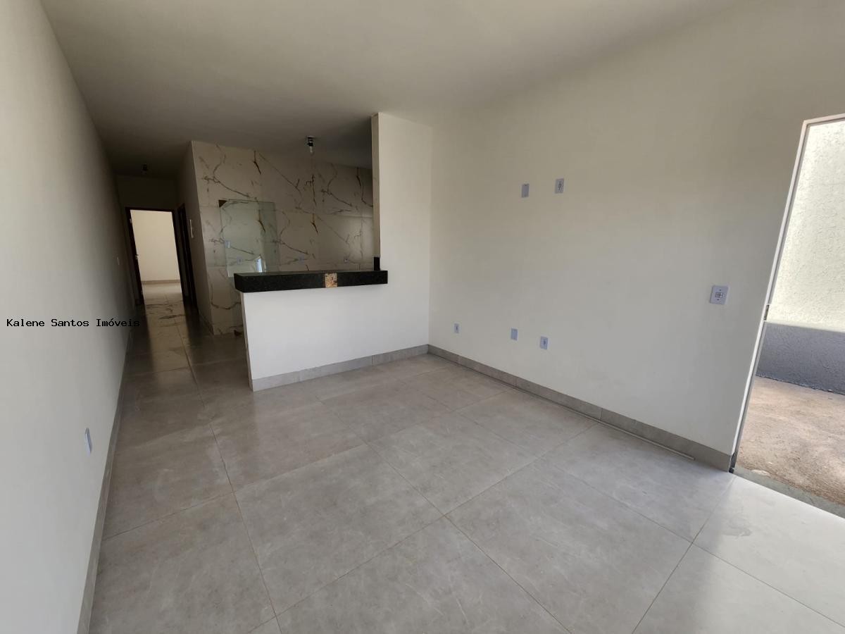 Casa à venda com 2 quartos, 180m² - Foto 3