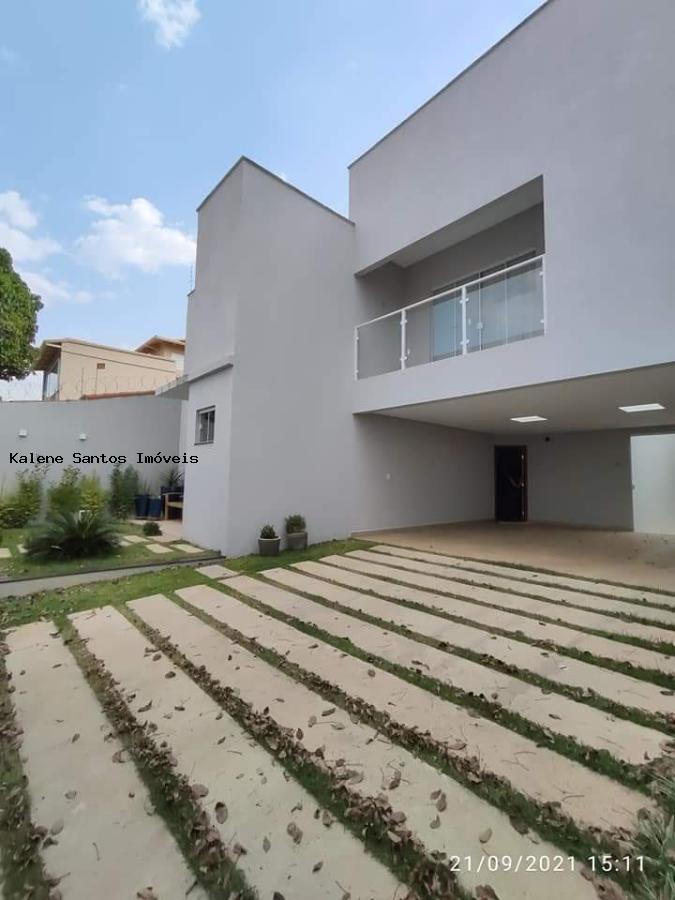 Casa à venda com 4 quartos, 360m² - Foto 1