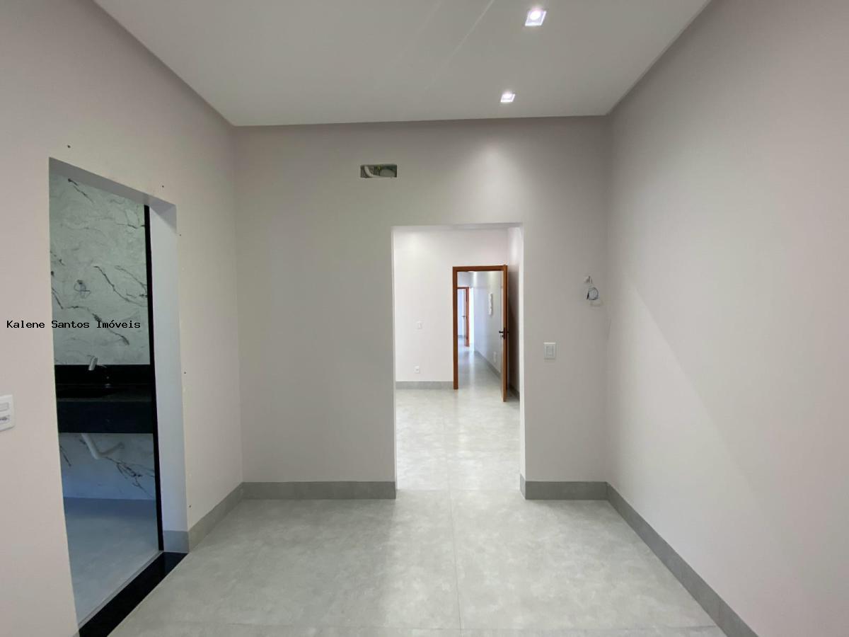 Casa à venda com 3 quartos, 360m² - Foto 2