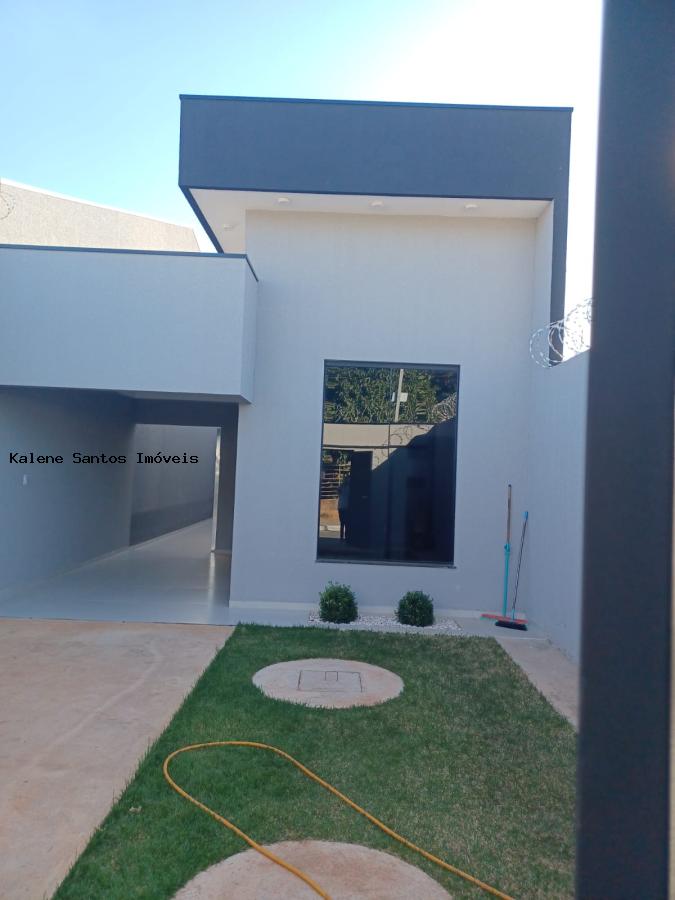 Casa à venda com 2 quartos, 180m² - Foto 1