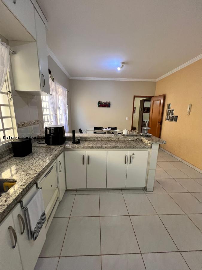 Casa à venda com 3 quartos, 360m² - Foto 17