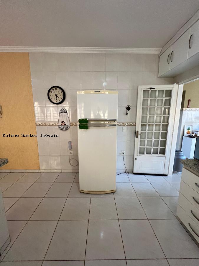 Casa à venda com 3 quartos, 360m² - Foto 22