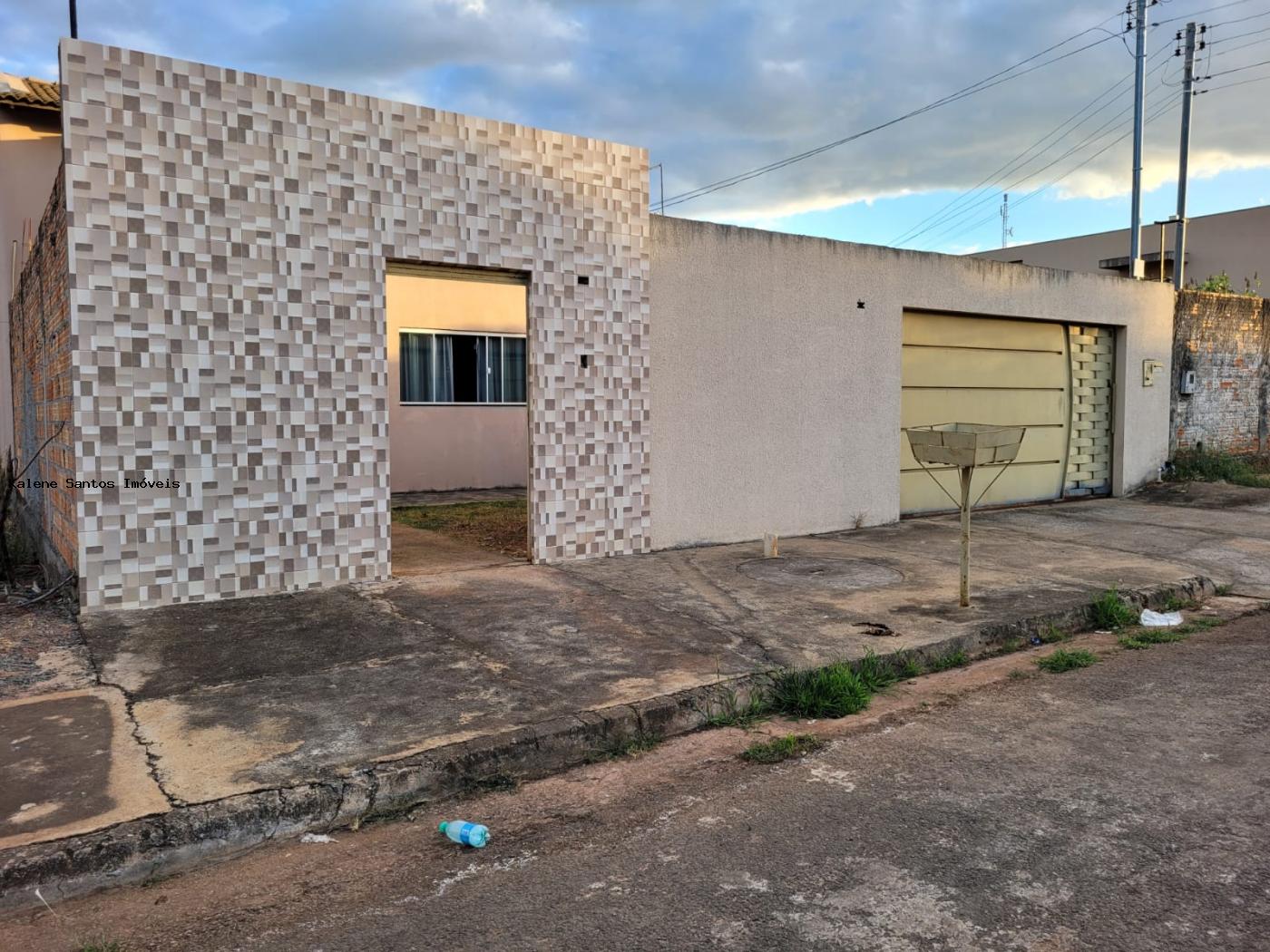 Casa à venda com 3 quartos, 360m² - Foto 1