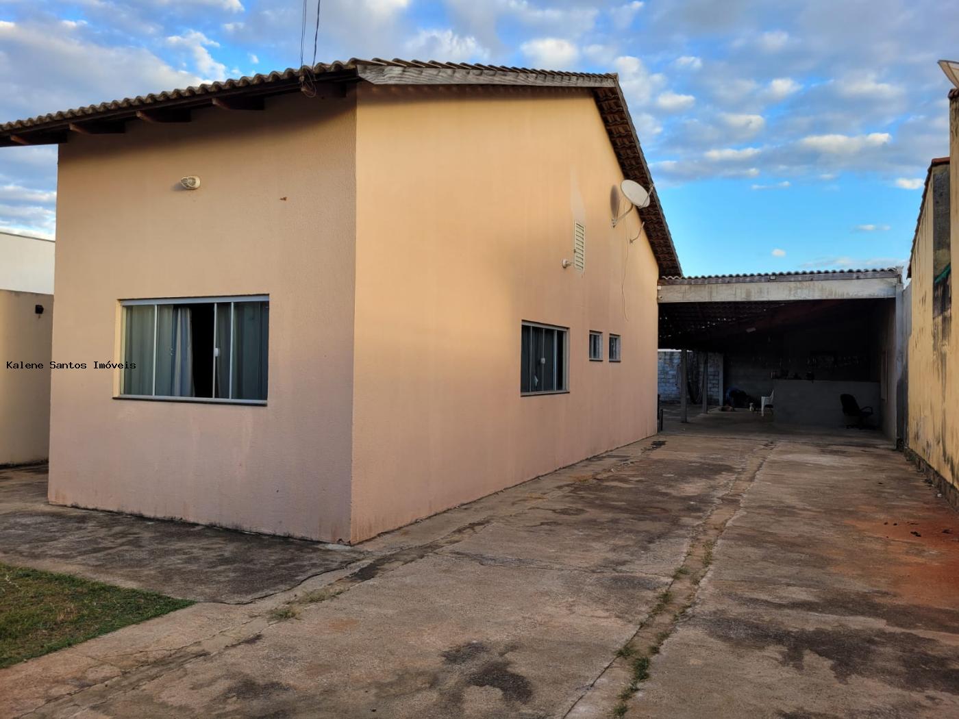 Casa à venda com 3 quartos, 360m² - Foto 2