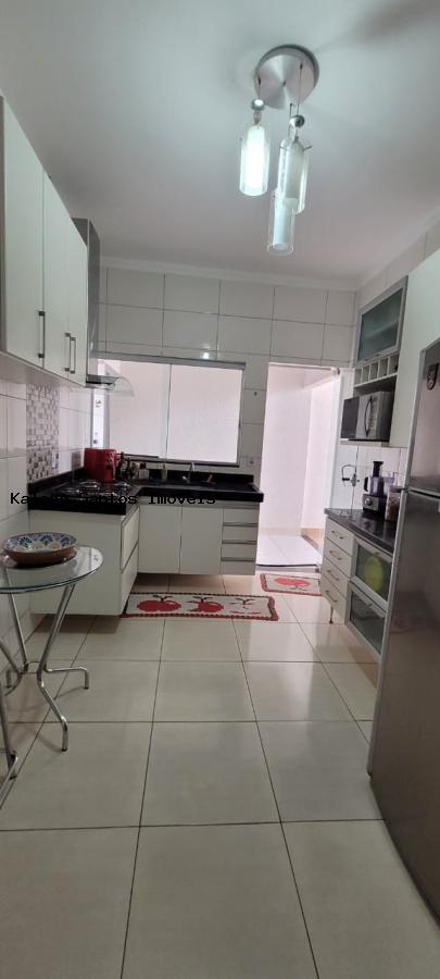 Casa à venda com 2 quartos, 180m² - Foto 8