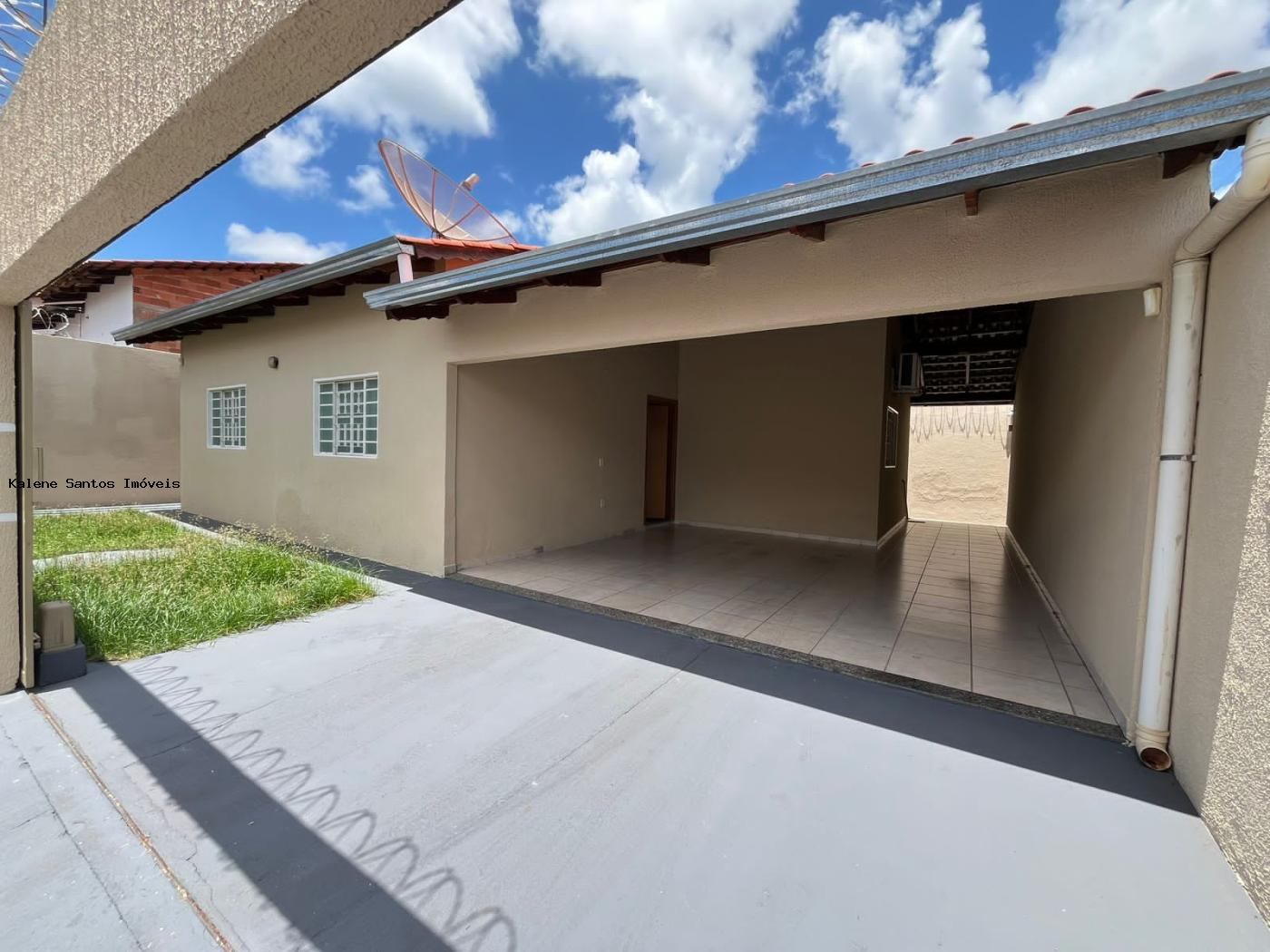 Casa para alugar com 3 quartos, 230m² - Foto 1