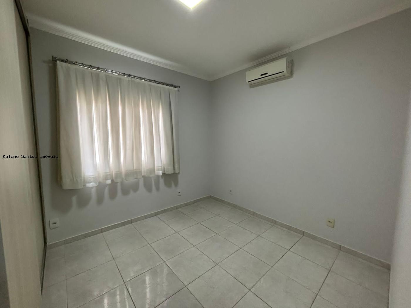 Casa para alugar com 3 quartos, 230m² - Foto 12