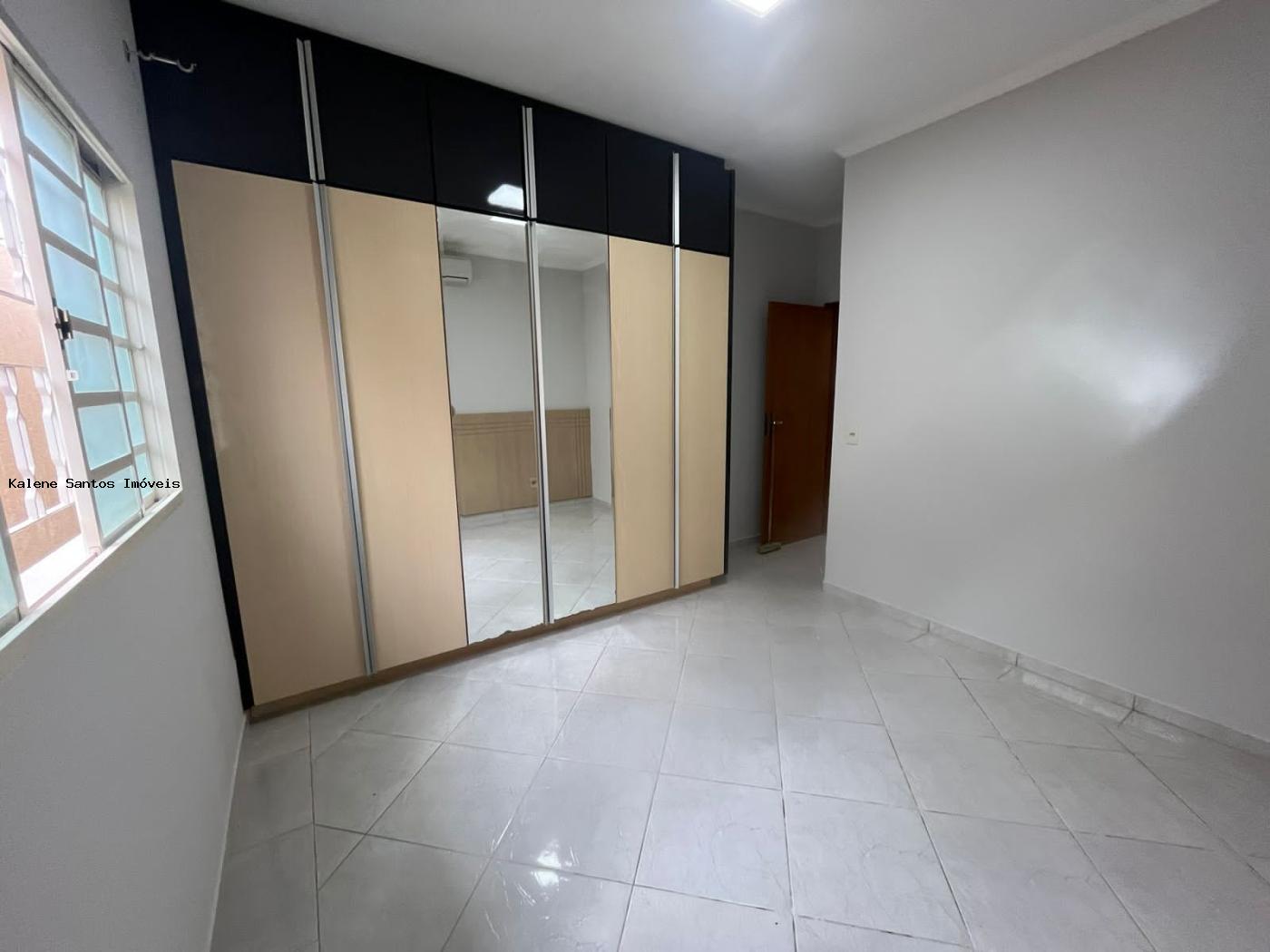 Casa para alugar com 3 quartos, 230m² - Foto 16