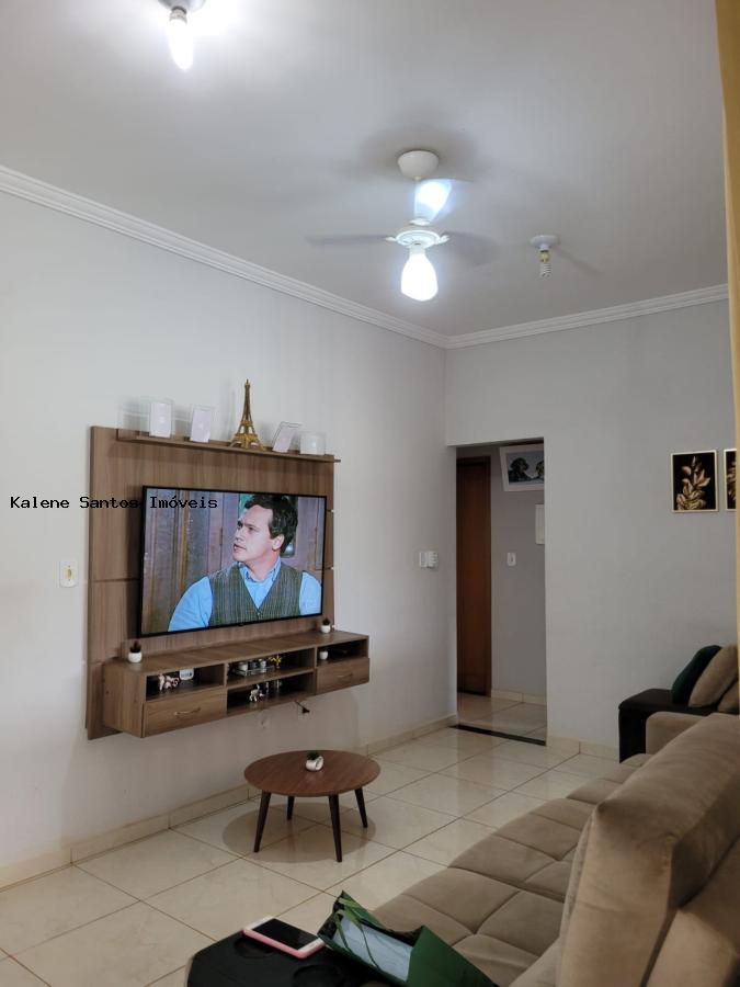 Casa à venda com 2 quartos, 360m² - Foto 11