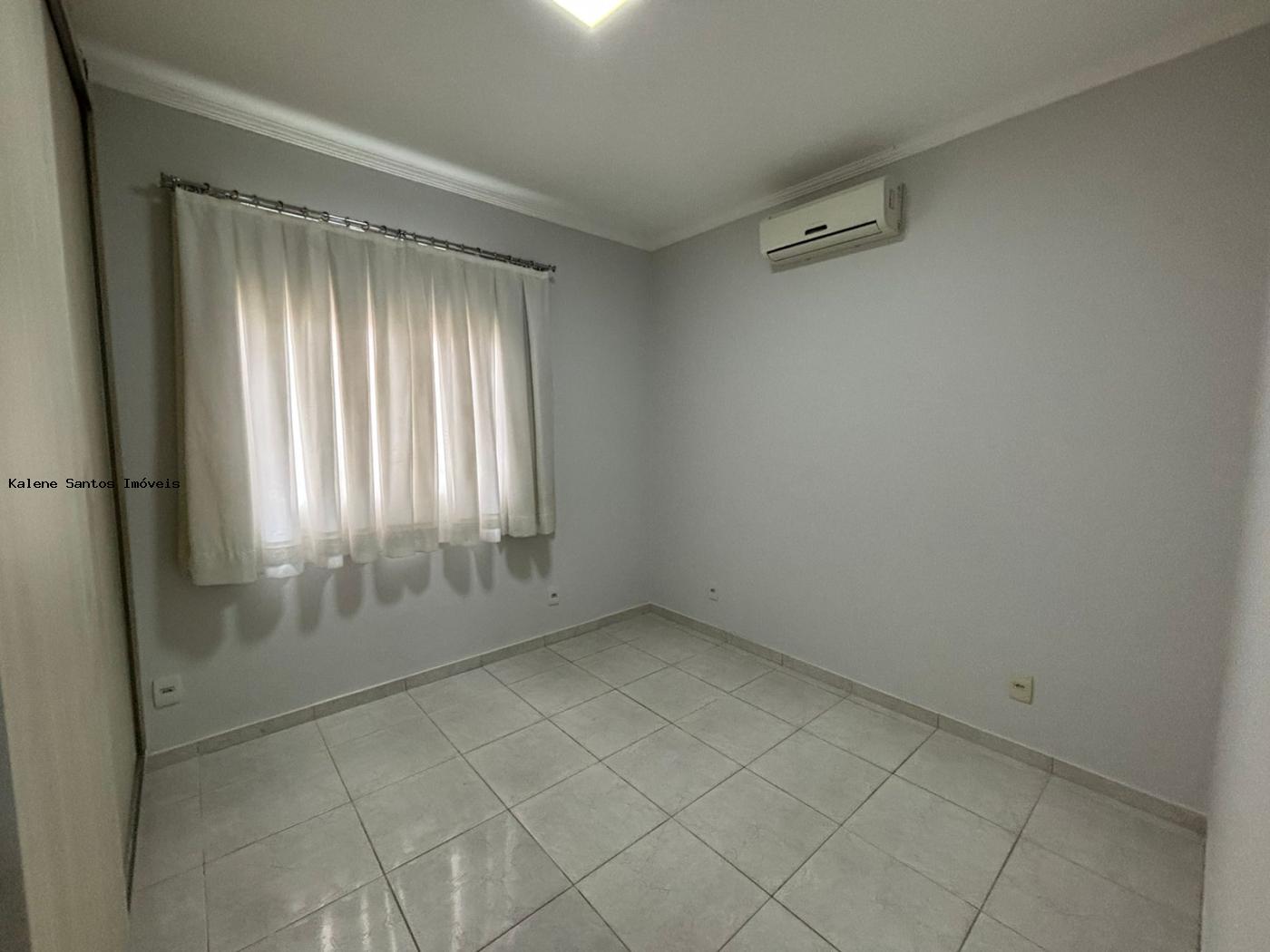 Casa para alugar com 3 quartos, 230m² - Foto 18