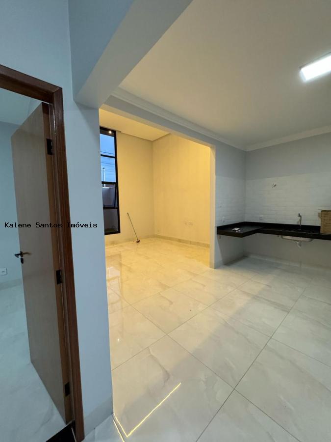 Casa à venda com 3 quartos, 200m² - Foto 7